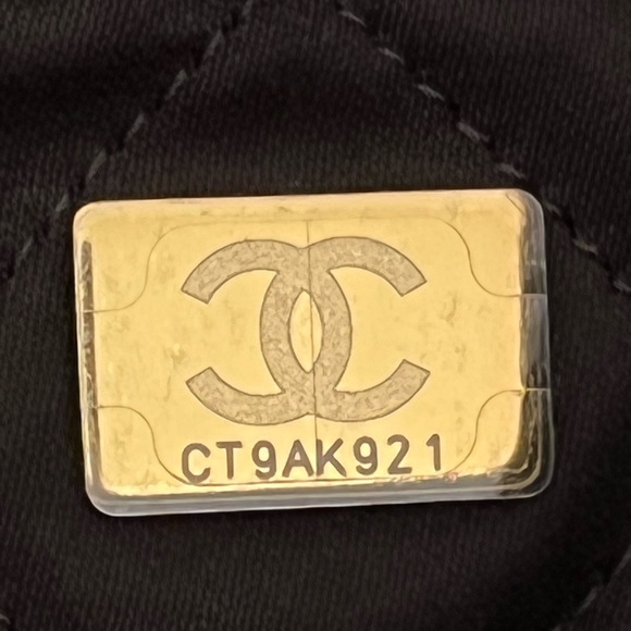 CHANEL 22B 22 Backpack Black Gold Hardware PRISTINE Full Set - Picture 10 of 15